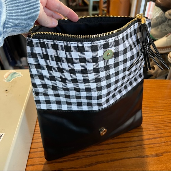 3/$25  Funky Monkey fold over clutch - Picture 6 of 10